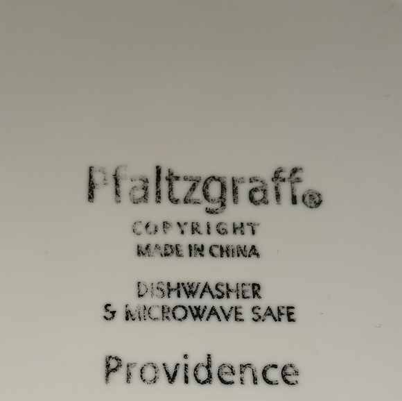 Oversized 15 inch Vintage Pfaltzgraff Bowl Large Serving Dish Providence White - Picture 5 of 7